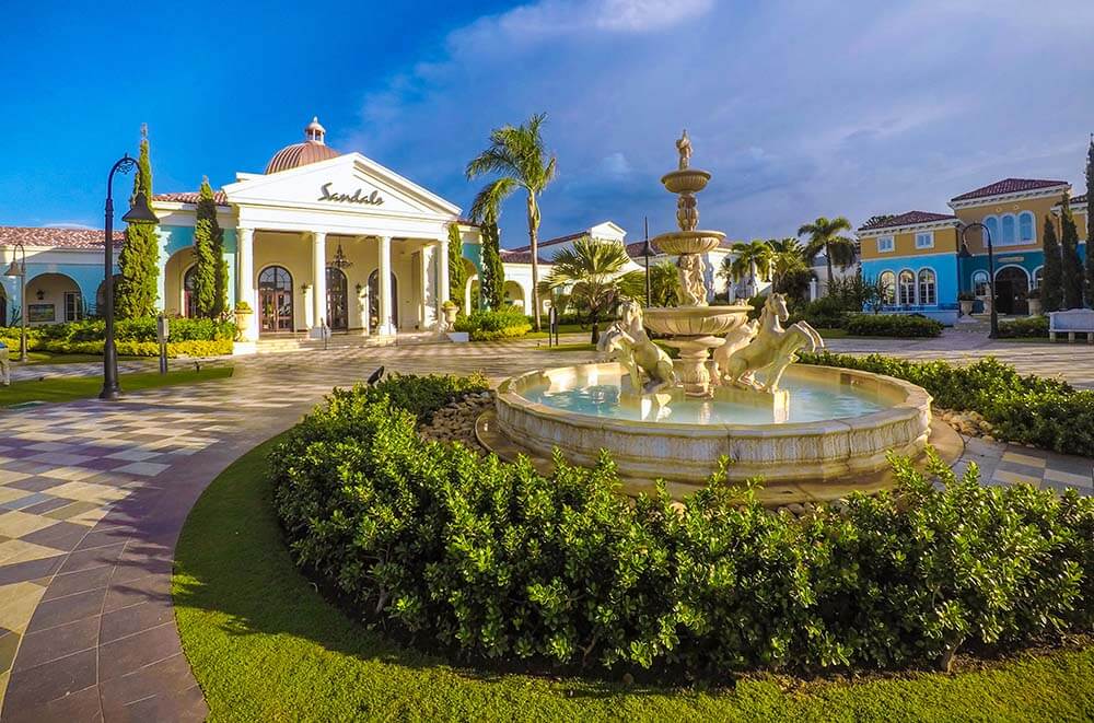 Sandals South Coast Jamaica Main Fountain behind lobby